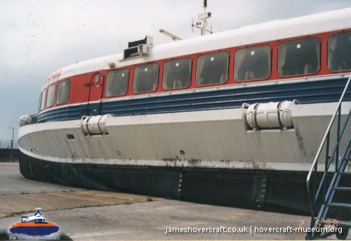 SRN4 Swift (GH-2004) being taken to the Hovercraft Museum -  (credit: The <a href='http://www.hovercraft-museum.org/' target='_blank'>Hovercraft Museum Trust</a>).